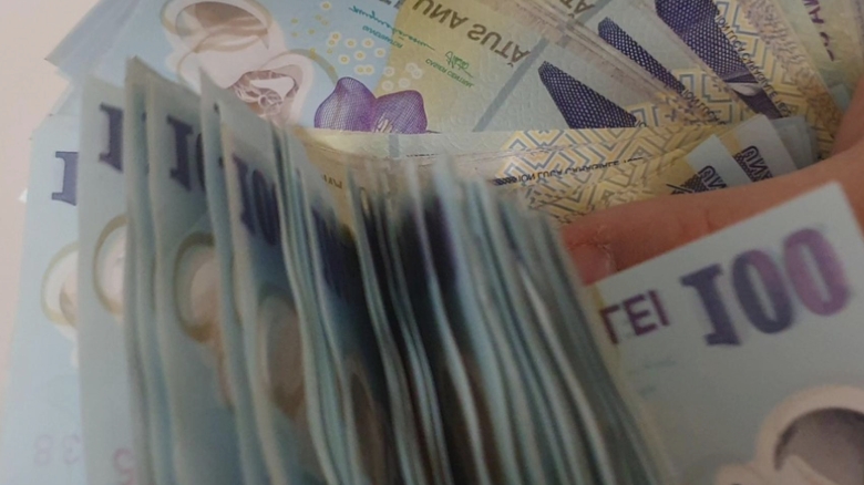 culmea solidaritatii doar 7 sefi cu salarii uriase au donat 20 68b32d7675813