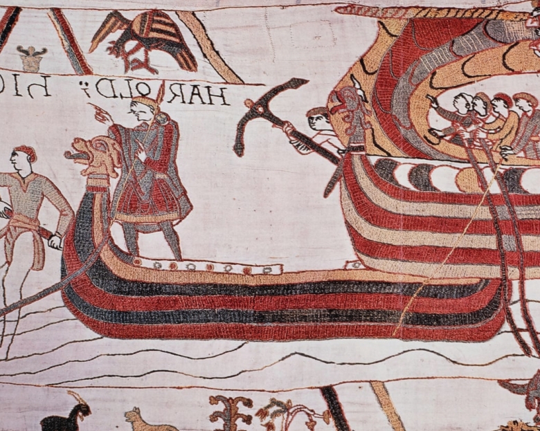 la tapisserie cest moi macron accused of putting politics first in bayeux tapestry loan 68b2b0a06f50f