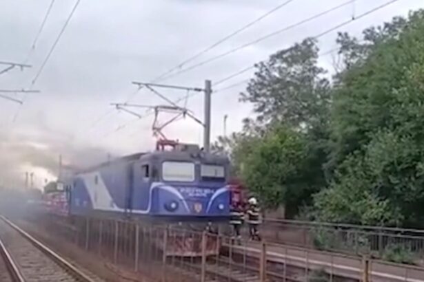 tren in flacari la numai 5 minute dupa plecarea din gara constanta pasagerii au fost dati jos si au asteptat pe sine 68b48a2742477