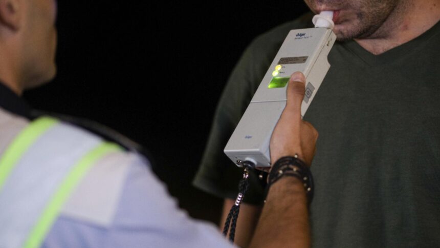 barbat din timis spaima soselelor beat crita si cu permisul suspendat a incercat sa mituiasca politistii individul a fost trimis in judecata 68dacaa6d0779