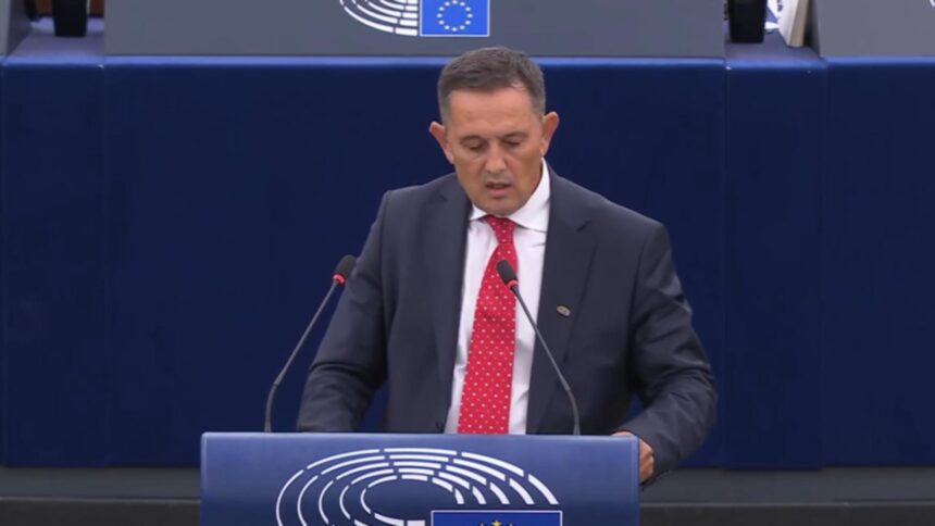 lider aur cred ca domnul bolojan isi pregateste iesirea din scena ne vorbeste tot timpul despre propria demisie 68da8b81d5207