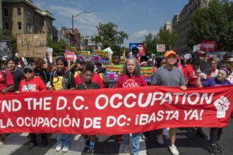 proteste masive anti trump in washington oamenii sunt revoltati fata de trimiterea trupelor in capitala sua 68bf1d7e10670