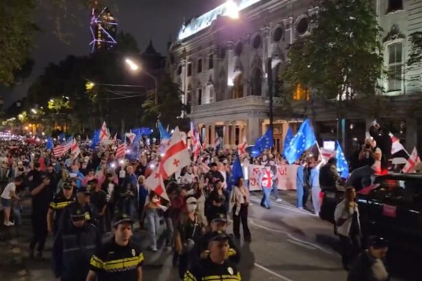 proteste masive in georgia locuitorii acuza implicarea rusiei in institutiile statului 68c6b380c01fc