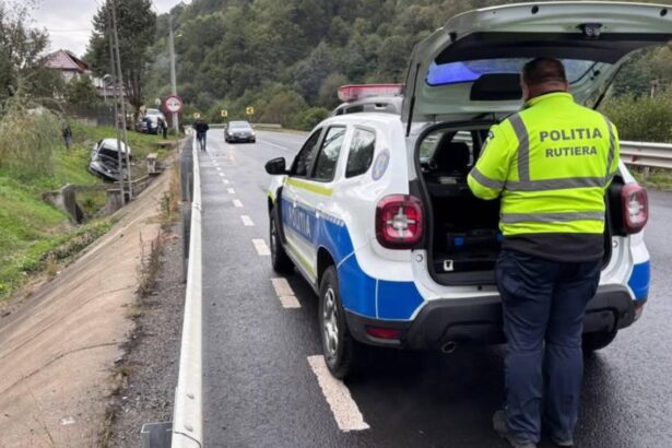 accident grav pe drumul national 76 trei oameni au fost transportati la spital 68e2351f2f0b4
