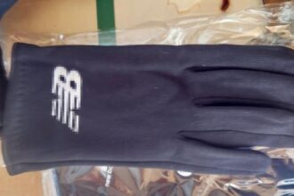 captura uriasa de marfuri suspecte de contrafacere echipamente sportive si peste 13 000 de perechi de manusi descoperite la isaccea si in portul constanta 68de5a66909eb