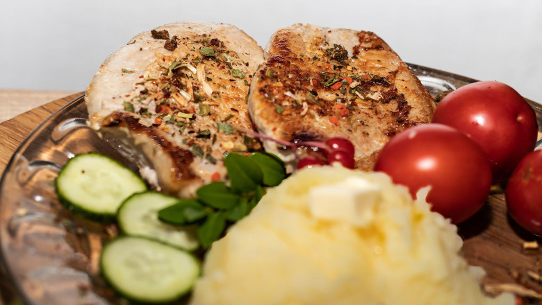 carnea nu trebuie sa se afle in centrul alimentatiei umane avertizeaza specialistii dieta care ar putea preveni milioane de decese 68e2135d22f0d