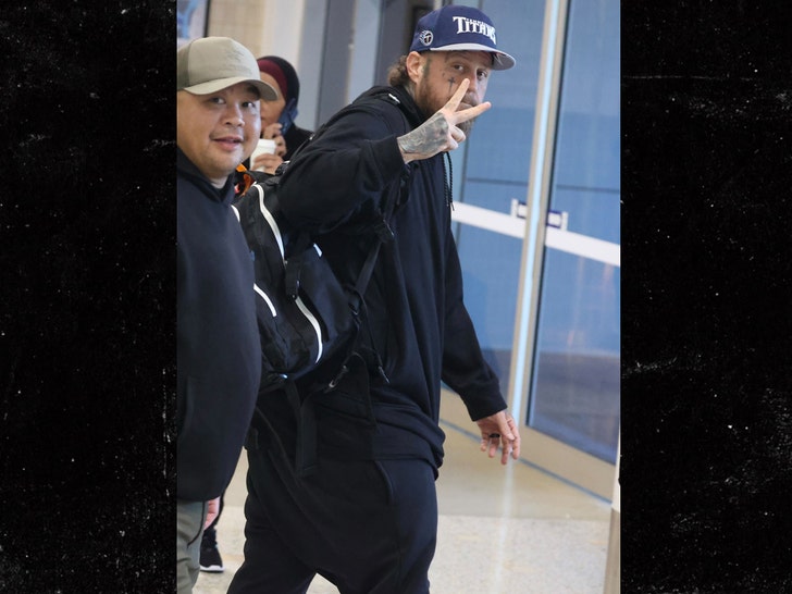 jelly roll shows off epic 200lbs weight loss after landing in sydney 68f827652e597