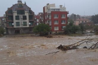 stare de urgenta in bulgaria inundatiile fac prapad mai multe statiuni de la marea neagra distruse complet foto video 68dffbb2c2efb