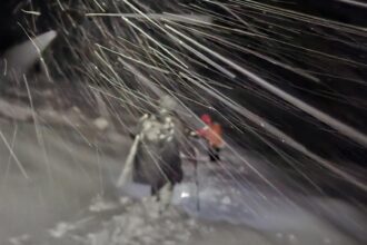 turist din bucuresti ratacit pe munte salvat de salvamontistii din sibiu barbatul era echipat necorespunzator si nu cunostea traseele 68df79714f231