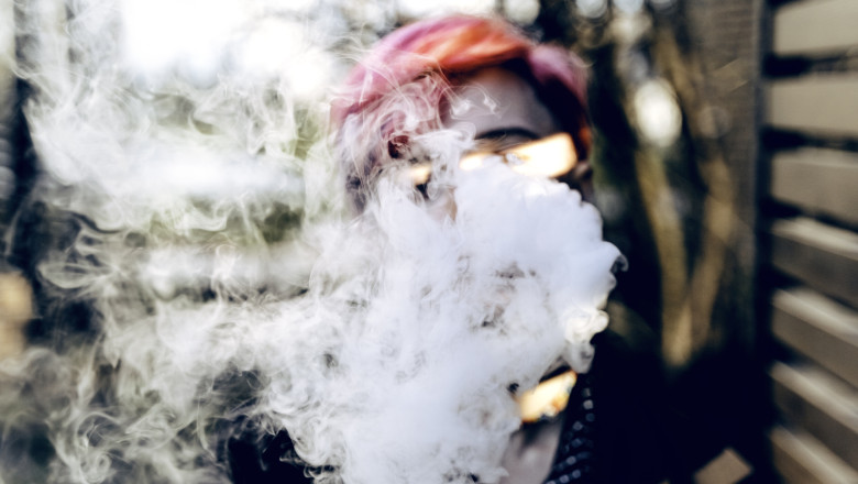 video m am apucat dintr o prostie tigarile electronice o capcana periculoasa pentru tineri motivele care ii imping spre fumat 68effef5b6361