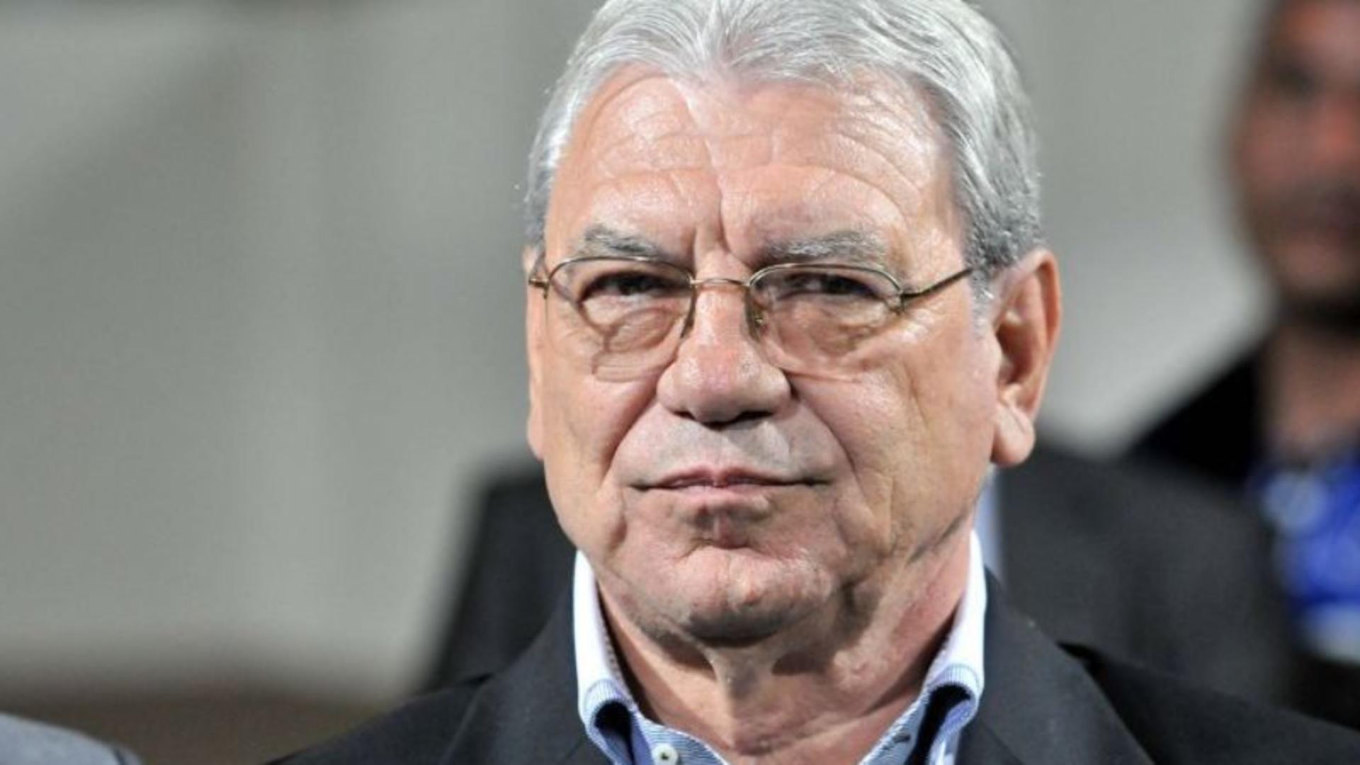 sicriul lui emeric ienei depus la stadionul din oradea gabi balint si alte nume importante din sport au venit sa si ia ramas bun video 690f4bbcd5867